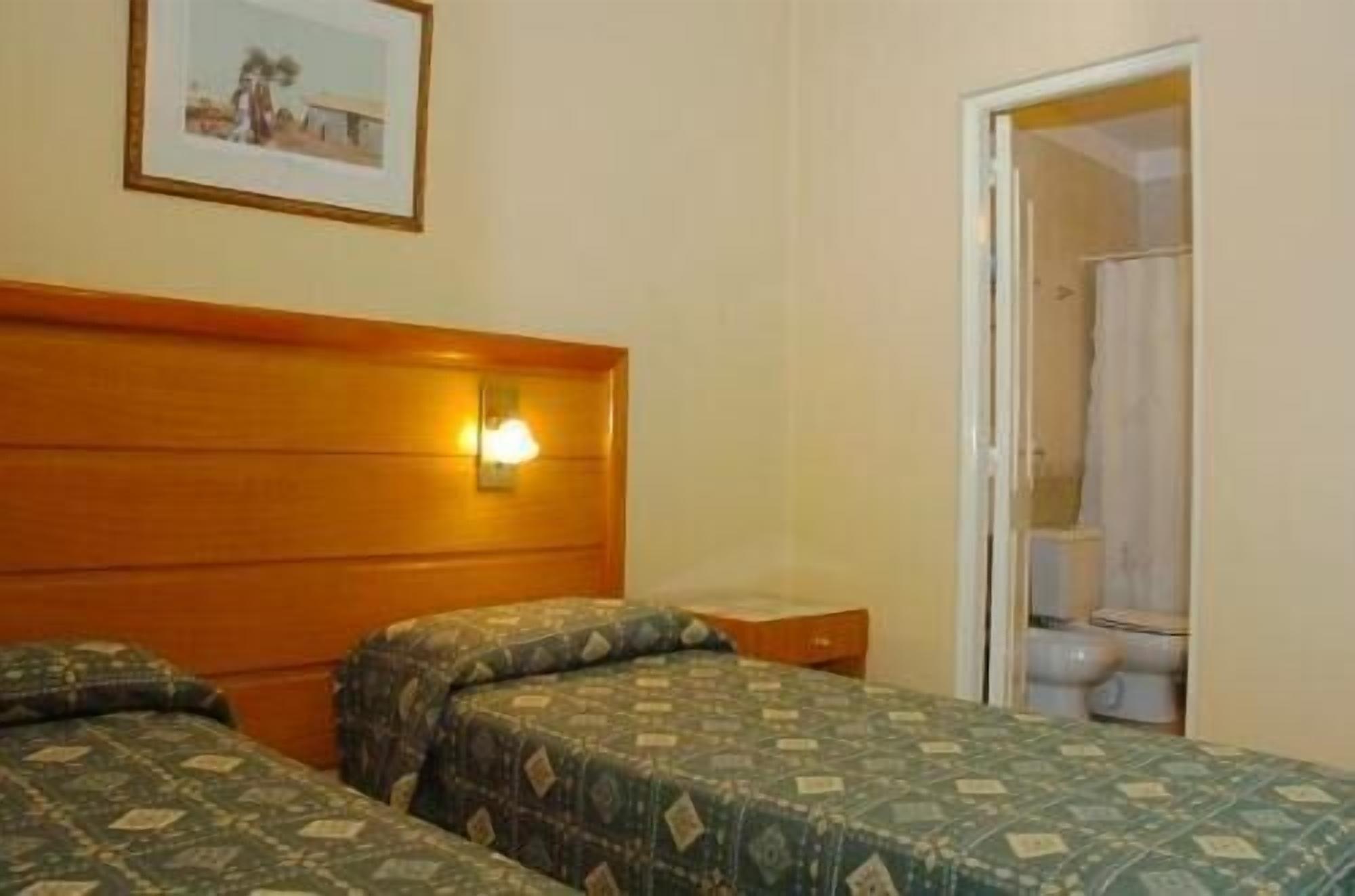 Hotel Provincial Mendoza Esterno foto
