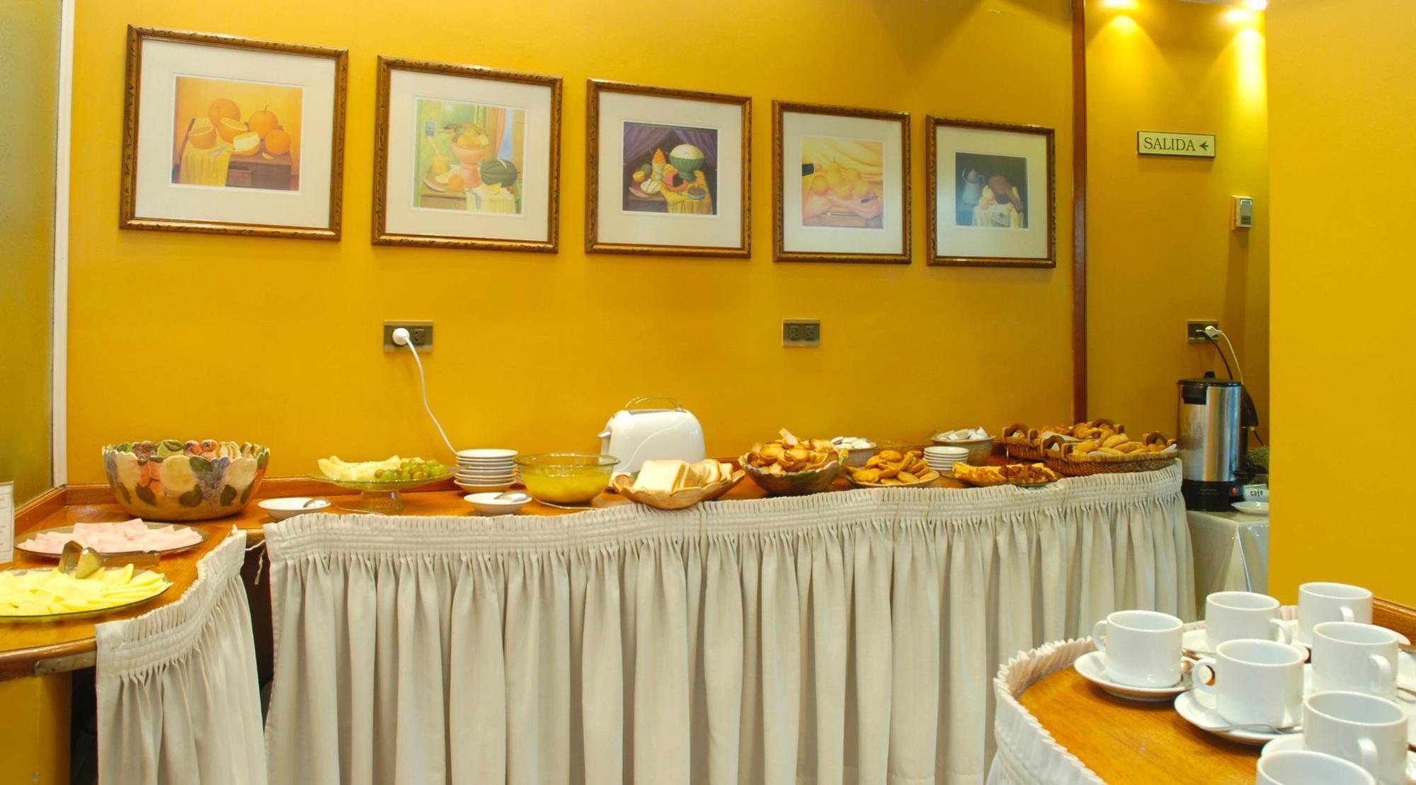 Hotel Provincial Mendoza Esterno foto